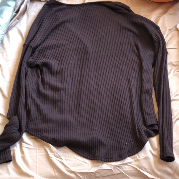NWT Urban Outfitters Sweater - Picture 4 of 4